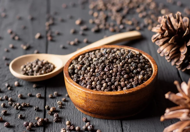 Premium Whole Black Pepper – Bold Aroma & Rich Flavour Spice