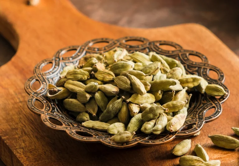 Premium Green Cardamom – Handpicked Whole Aromatic Spice